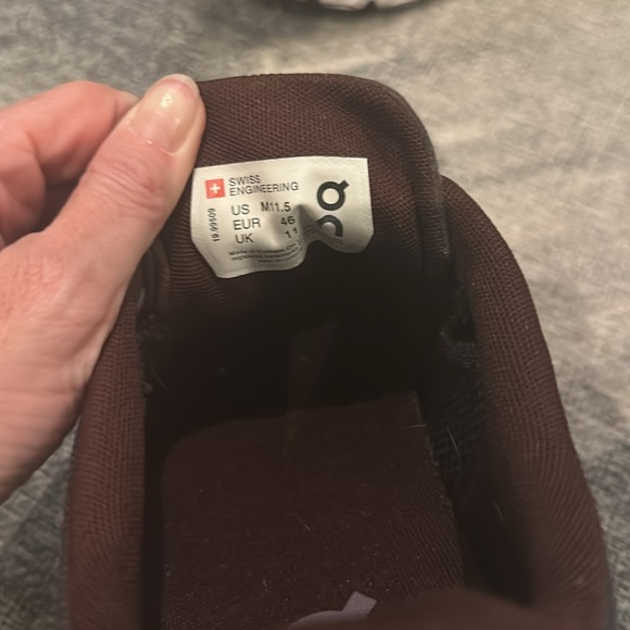 On cloud men’s running shoes - Picture 4 of 4